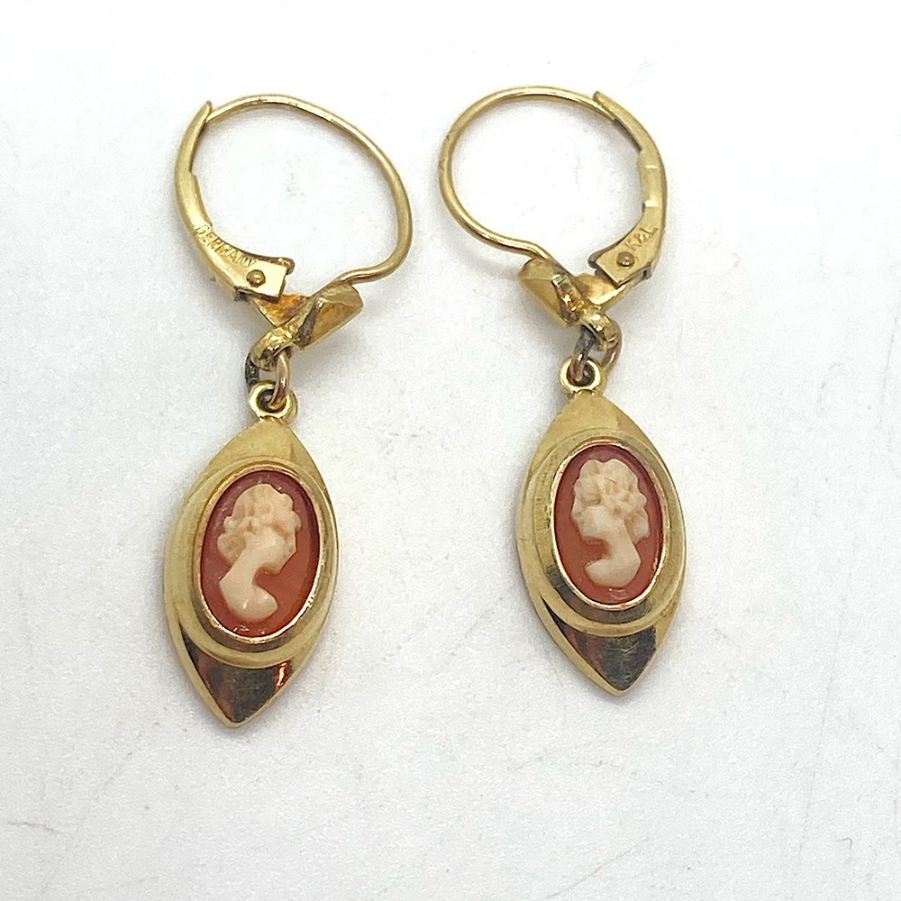 Vtg K&L Germany Kordes & Lichtenfels Gold Tone Marquis Cameo Earrings | 1.2”